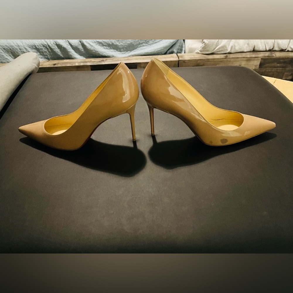 Christian Louboutin Nude Heels with Signature Red Sole size 39.5 SOLD!!! - Picture 3 of 10